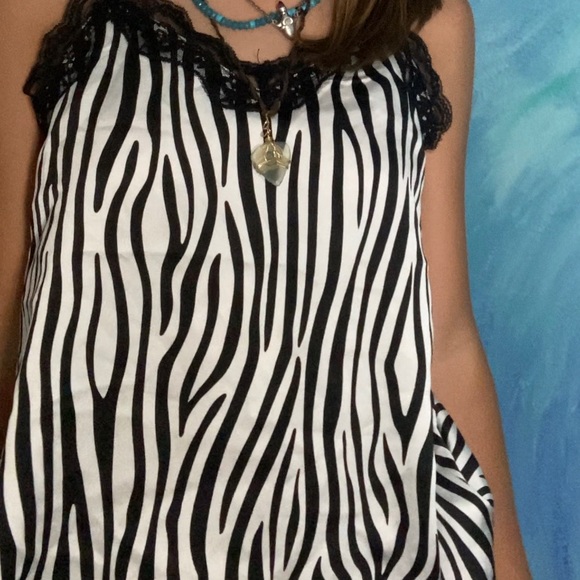 Zebra tank 💗 - Picture 2 of 4